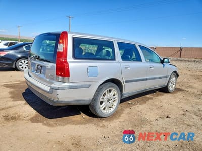 Trzecie zdjęcie samochodu z tyłu: 2002 VOLVO V70 2.4T VIN:YV1SW58D922239902 - miniatura