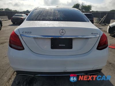 Zdjęcie 6 z 12 samochodu: 2015 MERCEDES-BENZ C 300 4MATIC VIN:55SWF4KB1FU013881 - miniatura