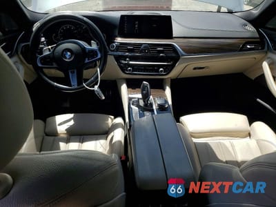 Zdjęcie 8 z 13 samochodu: 2019 BMW 530E VIN:WBAJA9C58KB399130 - miniatura