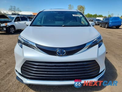 Piąte zdjęcie samochodu w środku: 2024 TOYOTA SIENNA XLE 7-PASSENGER VIN:5TDJSKFC9RS128310 - miniatura