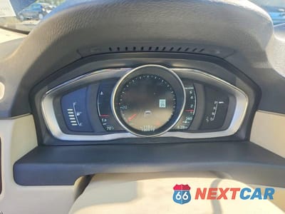 Zdjęcie 9 z 12 samochodu: 2016 VOLVO XC70 T5 PLATINUM VIN:YV4612NM1G1243039 - miniatura