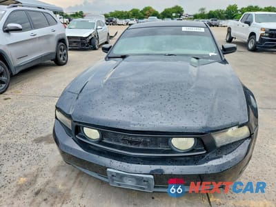 Piąte zdjęcie samochodu w środku: 2010 FORD MUSTANG GT VIN:1ZVBP8CH8A5141436 - miniatura
