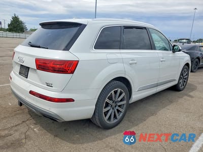 Trzecie zdjęcie samochodu z tyłu: 2017 AUDI Q7 PRESTIGE VIN:WA1VABF75HD019161 - miniatura