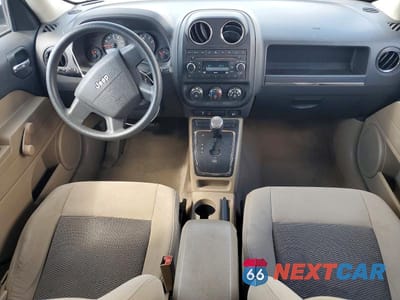 Zdjęcie 8 z 12 samochodu: 2010 JEEP PATRIOT SPORT VIN:1J4NT1GB6AD672398 - miniatura