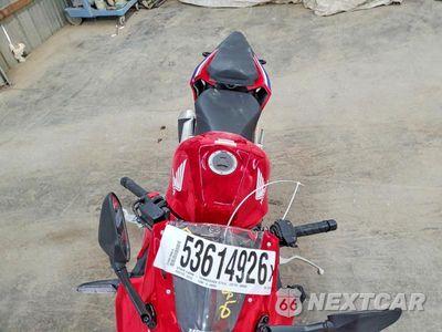 Piąte zdjęcie samochodu w środku: 2025 HONDA CBR500 RA VIN:MLHPC7057S5101453 - miniatura