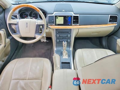 Zdjęcie 8 z 12 samochodu: 2010 LINCOLN MKZ VIN:3LNHL2JC9AR636718 - miniatura