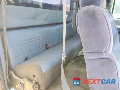 Zdjęcie 10 z 12 samochodu: 1999 FORD F250 SUPER DUTY VIN:1FTNX20F7XEE73327 - miniatura