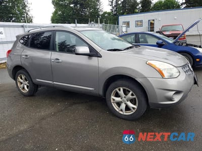 Czwarte zdjęcie samochodu z boku: 2011 NISSAN ROGUE S VIN:JN8AS5MV9BW276425 - miniatura