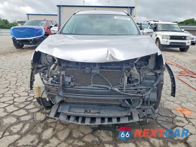 Piąte zdjęcie samochodu w środku: 2016 NISSAN ROGUE SL VIN:5N1AT2MV1GC830908 - miniatura