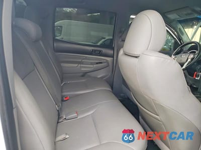 Zdjęcie 10 z 12 samochodu: 2013 TOYOTA TACOMA DOUBLE CAB VIN:3TMLU4EN0DM111907 - miniatura