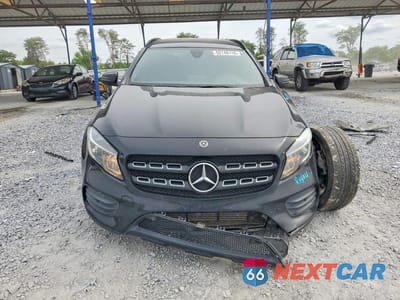 Piąte zdjęcie samochodu w środku: 2018 MERCEDES-BENZ GLA 250 4MATIC VIN:WDCTG4GB0JJ479517 - miniatura