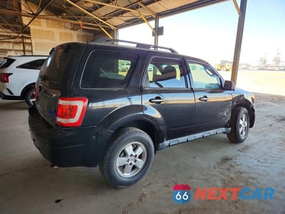 Trzecie zdjęcie samochodu z tyłu: 2010 FORD ESCAPE XLT VIN:1FMCU0DG7AKD40353 - miniatura