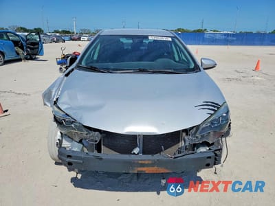 Piąte zdjęcie samochodu w środku: 2019 TOYOTA COROLLA SE VIN:2T1BURHE6KC240065 - miniatura