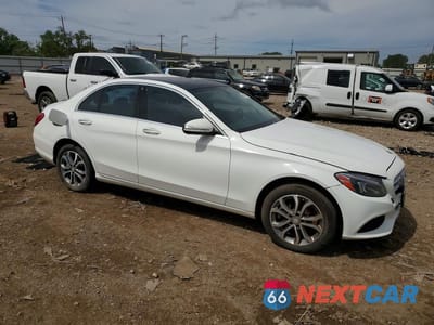Czwarte zdjęcie samochodu z boku: 2015 MERCEDES-BENZ C 300 4MATIC VIN:55SWF4KB3FU035669 - miniatura