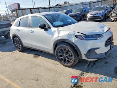 Czwarte zdjęcie samochodu z boku: 2025 HONDA HR-V SPORT VIN:3CZRZ2H54SM708190 - miniatura