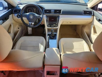 Zdjęcie 8 z 12 samochodu: 2012 VOLKSWAGEN PASSAT SE VIN:1VWBP7A34CC059476 - miniatura