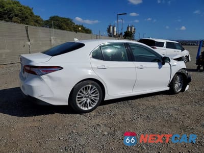 Trzecie zdjęcie samochodu z tyłu: 2019 TOYOTA CAMRY HYBRID XLE VIN:4T1B21HK3KU012603 - miniatura