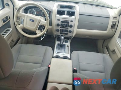 Zdjęcie 8 z 12 samochodu: 2009 FORD ESCAPE HYBRID VIN:1FMCU49379KB94982 - miniatura