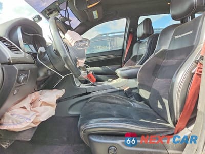 Zdjęcie 7 z 13 samochodu: 2018 JEEP GRAND CHEROKEE TRACKHAWK VIN:1C4RJFN95JC281632 - miniatura