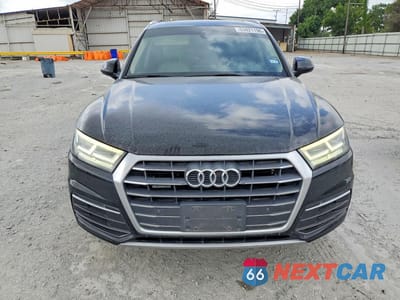 Piąte zdjęcie samochodu w środku: 2018 AUDI Q5 VIN:WA1BNAFY9J2002200 - miniatura