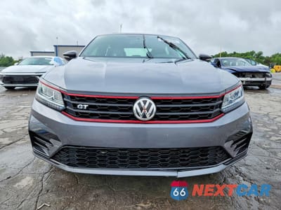 Piąte zdjęcie samochodu w środku: 2018 VOLKSWAGEN PASSAT GT VIN:1VWJM7A30JC038741 - miniatura