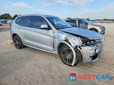 Czwarte zdjęcie samochodu z boku: 2017 BMW X3 SDRIVE28I VIN:5UXWZ7C30H0X40592 - miniatura