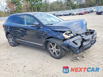 Czwarte zdjęcie samochodu z boku: 2014 VOLVO XC60 T6 VIN:YV4902DZ5E2535586 - miniatura