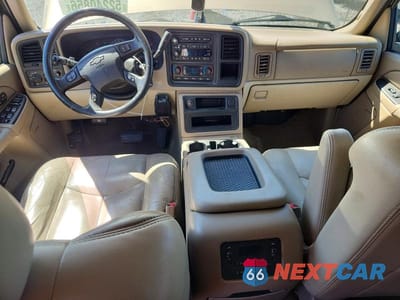 Zdjęcie 8 z 13 samochodu: 2004 CHEVROLET SUBURBAN K1500 VIN:1GNFK16Z34J293240 - miniatura