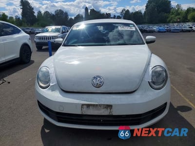 Piąte zdjęcie samochodu w środku: 2015 VOLKSWAGEN BEETLE 1.8T VIN:3VWJ07AT0FM647488 - miniatura