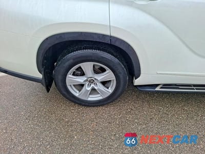 Zdjęcie 13 z 14 samochodu: 2020 TOYOTA HIGHLANDER VIN:5TDBZRBH0LS522442 - miniatura