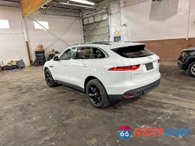 Trzecie zdjęcie samochodu z tyłu: 2019 JAGUAR F-PACE PREMIUM VIN:SADCJ2FX5KA364541 - miniatura