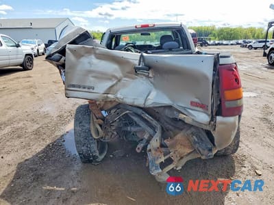 Zdjęcie 6 z 12 samochodu: 2001 GMC SIERRA K2500 HEAVY DUTY VIN:1GTHK29U61E299996 - miniatura