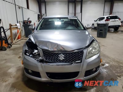Piąte zdjęcie samochodu w środku: 2011 SUZUKI KIZASHI S VIN:JS2RF9A19B6110262 - miniatura