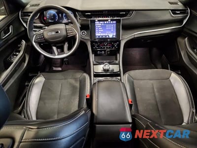 Zdjęcie 8 z 13 samochodu: 2023 JEEP GRAND CHEROKEE LAREDO VIN:1C4RJHAG5PC642897 - miniatura