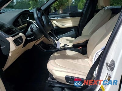 Zdjęcie 7 z 12 samochodu: 2016 BMW X1 XDRIVE28I VIN:WBXHT3Z38G4A51683 - miniatura
