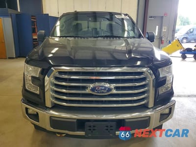 Piąte zdjęcie samochodu w środku: 2017 FORD F150 SUPER CAB VIN:1FTFX1EG5HFB79422 - miniatura