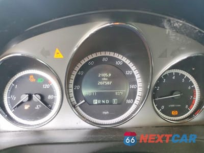 Zdjęcie 9 z 12 samochodu: 2011 MERCEDES-BENZ C VIN:WDDGF5EBXBF653011 - miniatura