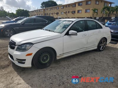 2013 MERCEDES-BENZ C 300 4MATIC WDDGF8AB9DR242451 - główne zdjęcie licytacji z USA - miniatura