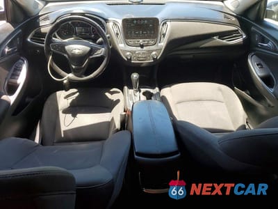 Zdjęcie 8 z 12 samochodu: 2018 CHEVROLET MALIBU LT VIN:1G1ZD5ST4JF235055 - miniatura