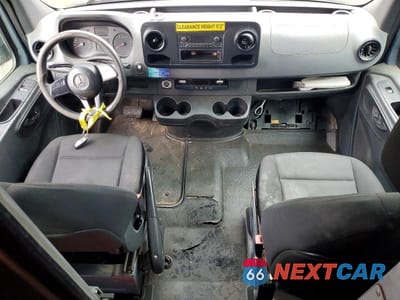 Zdjęcie 8 z 13 samochodu: 2019 MERCEDES BENZ SPRINTER 2500/3500 DELIVERY VAN VIN:WD4PF1CD8KP147670 - miniatura