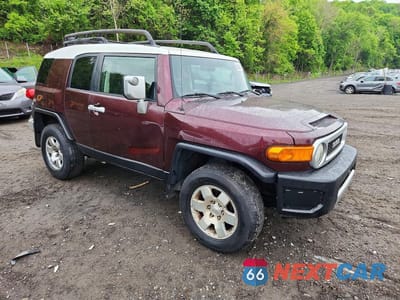 Czwarte zdjęcie samochodu z boku: 2007 TOYOTA FJ CRUISER BASE VIN:JTEBU11F470023812 - miniatura