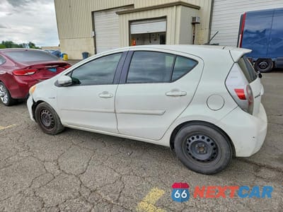 Drugie zdjęcie samochodu z przodu: 2013 TOYOTA PRIUS C TWO VIN:JTDKDTB32D1050727 - miniatura
