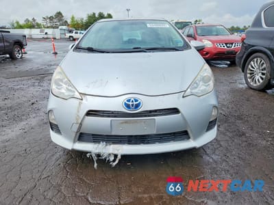Piąte zdjęcie samochodu w środku: 2014 TOYOTA PRIUS C ONE VIN:JTDKDTB32E1075385 - miniatura