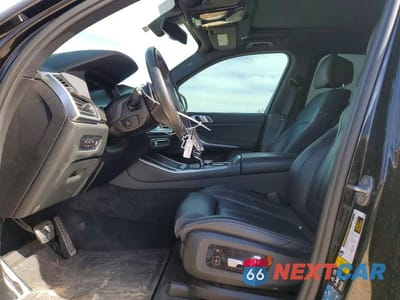 Zdjęcie 7 z 13 samochodu: 2022 BMW X5 M50I VIN:5UXJU4C08N9L26271 - miniatura