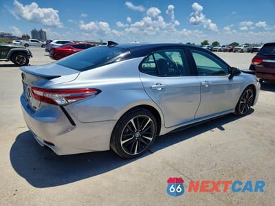 Trzecie zdjęcie samochodu z tyłu: 2019 TOYOTA CAMRY XSE V6 VIN:4T1BZ1HKXKU031208 - miniatura