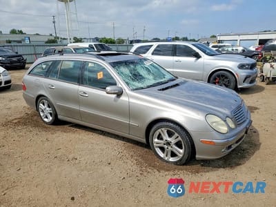 Czwarte zdjęcie samochodu z boku: 2004 MERCEDES-BENZ E 500 4MATIC VIN:WDBUH83J14X114078 - miniatura