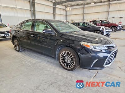 Czwarte zdjęcie samochodu z boku: 2017 TOYOTA AVALON LIMITED VIN:4T1BK1EB0HU246615 - miniatura