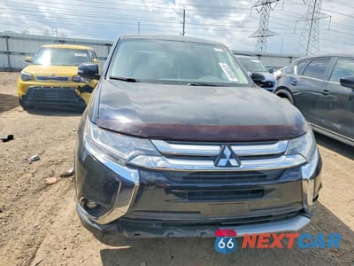 Piąte zdjęcie samochodu w środku: 2016 MITSUBISHI OUTLANDER SE VIN:JA4AZ3A36GZ017311 - miniatura