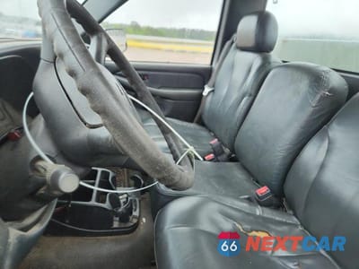 Zdjęcie 7 z 12 samochodu: 2002 GMC SIERRA C2500 HEAVY DUTY VIN:1GDHC24U62E303711 - miniatura