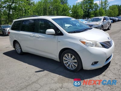 Czwarte zdjęcie samochodu z boku: 2017 TOYOTA SIENNA XLE 7-PASSENGER VIN:5TDDZ3DC7HS159166 - miniatura
